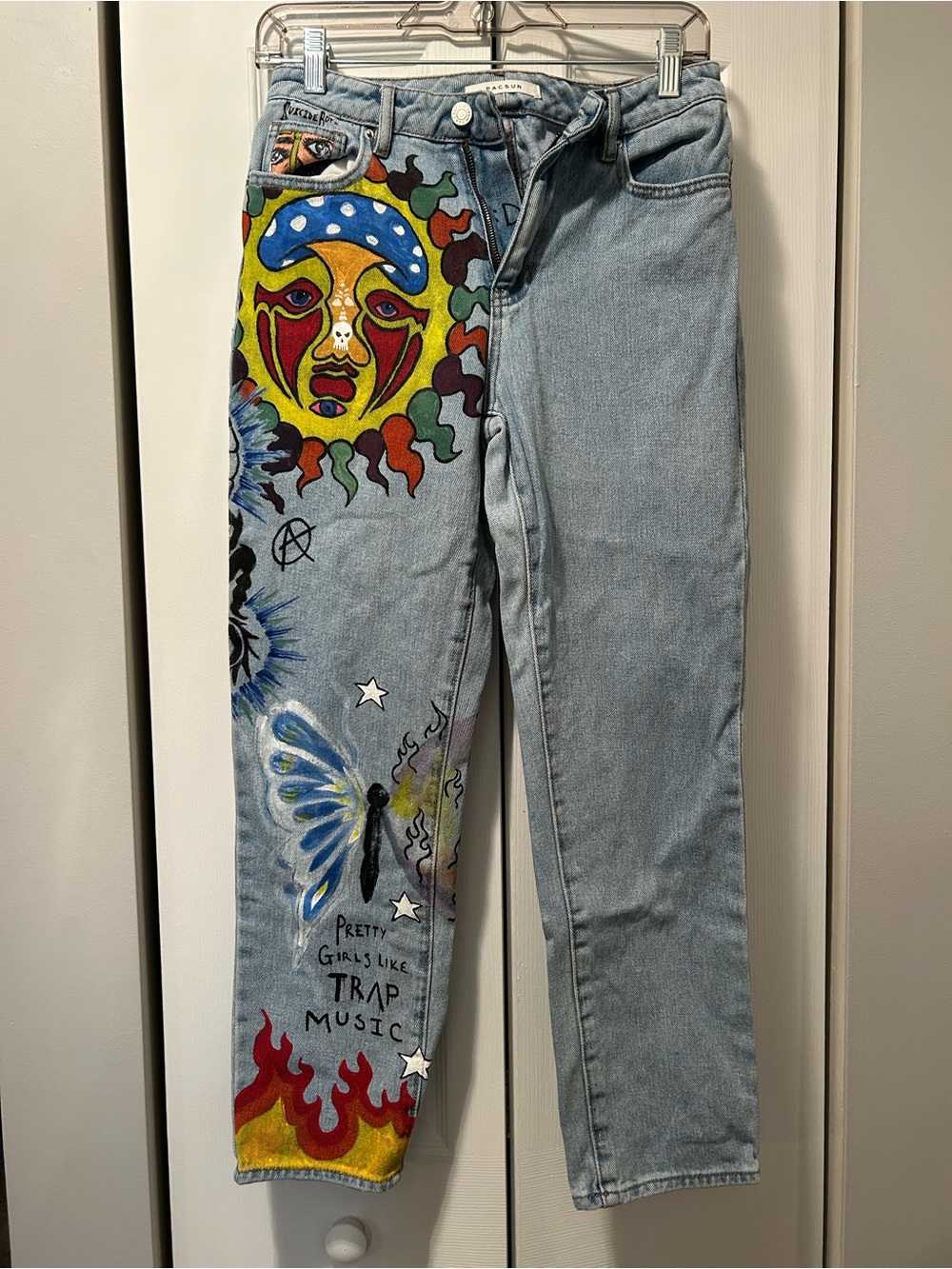 PacSun Light Wash Denim Jeans with Colorful Painted Motif